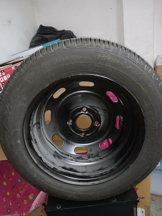 Pneu 185/65R15 novo