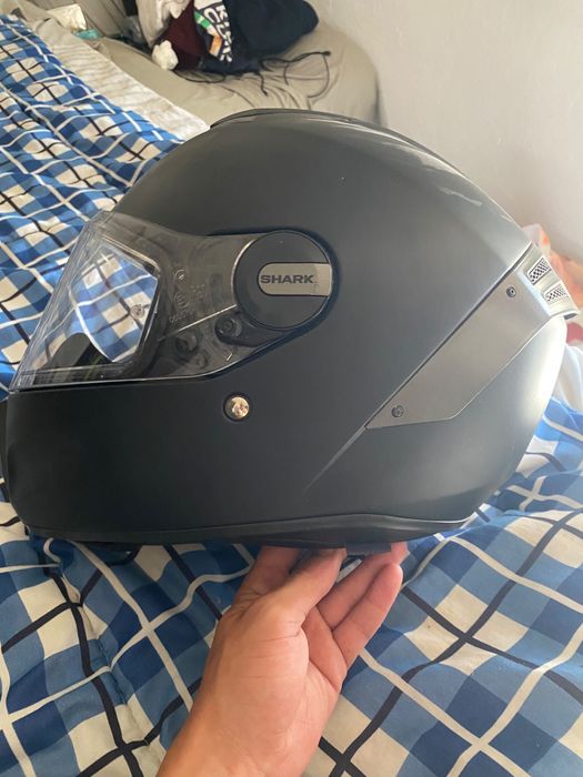 Capacete SHARK Integral Preto Mate – Praticamente Novo