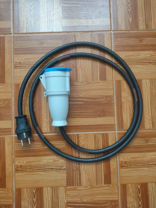 Adaptador de shucko para ficha CEE monofásica de 32A