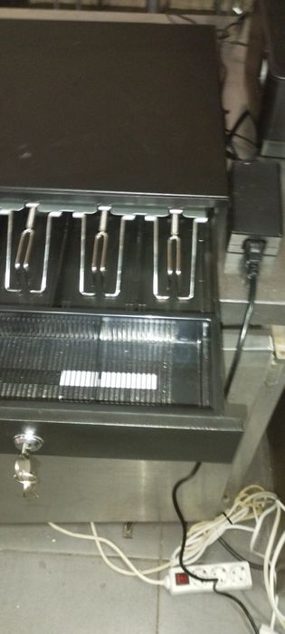 Caixa registadora + impressora novo com 4 dias de uso