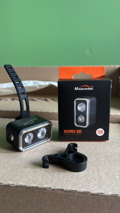 Lampka rowerowa Mocna MagicShine Seemee 300 smart tail light