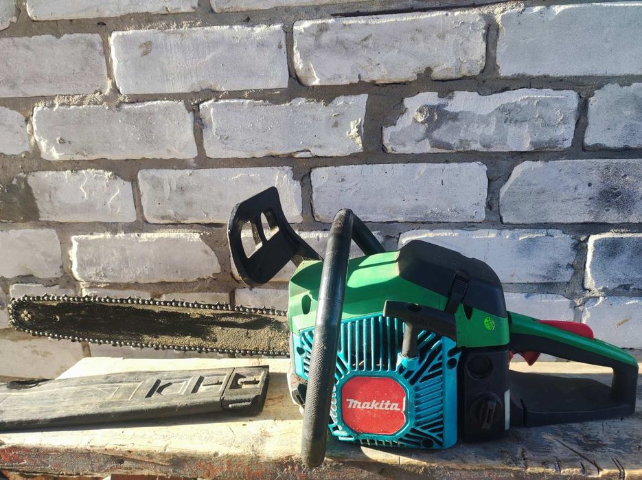 Бензопила продам