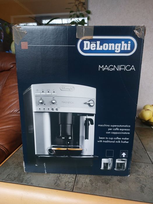 Кофемашина DeLonghi ESAM 3000 B Magnifica