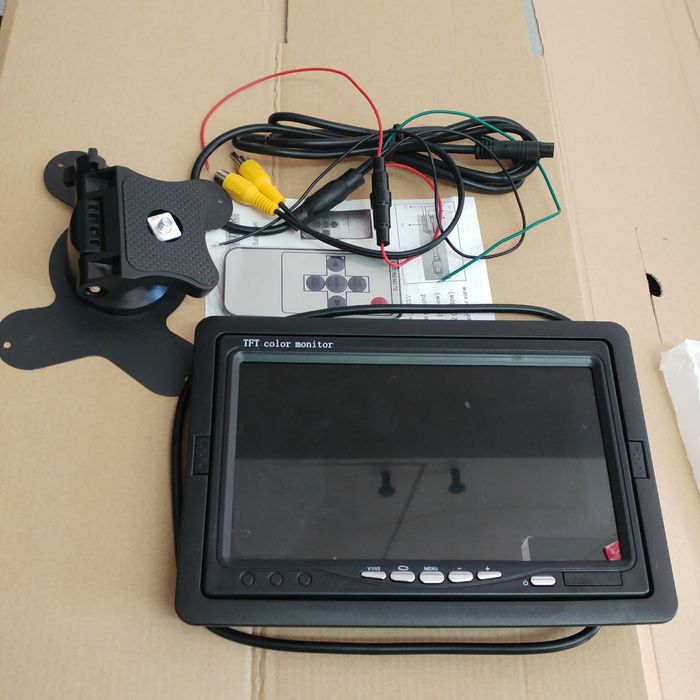 Monitores e câmeras marcha trás novas