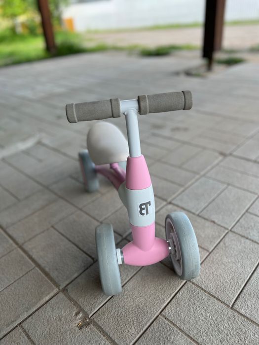Дитячий біговел best trike від 1 року
