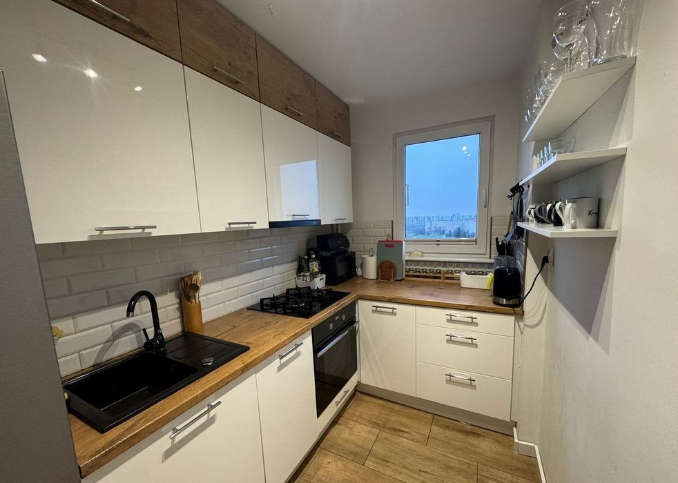 Mieszkanie os. niepodległości 47,1 m², 8 piętro, winda