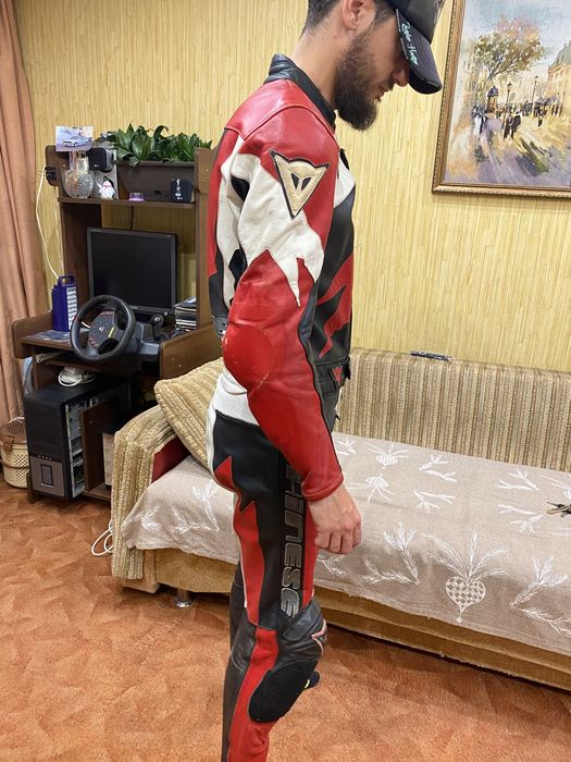 Комбинезон Dainese размер 50, б/у.