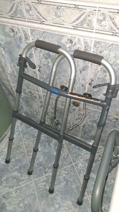 Frigorífico Novo Cadeirão Relax Massagem Cadeira Banho Andarilho