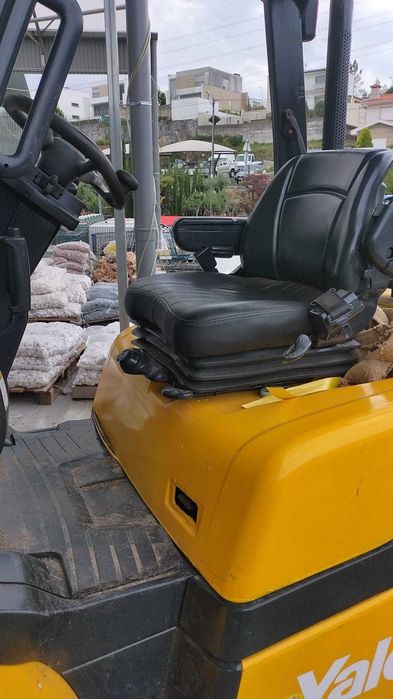Empilhador gás hyster 2500kgs / 2730 horas / ANO 2016