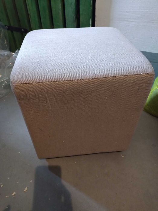 nowoczesny puf w stylu skandynawskim