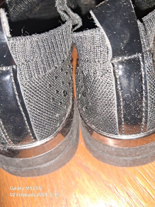 Buty czarne z cekinami