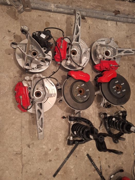 Цапфа Tesla Model Y 3