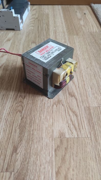 Transformator z mikrofali GAL - 700E