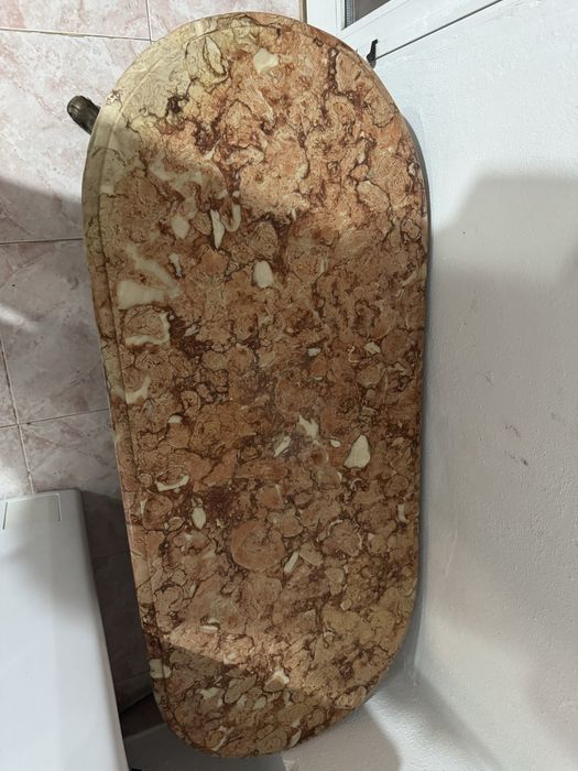 Vendo mesa de ferro com tampo em marmore