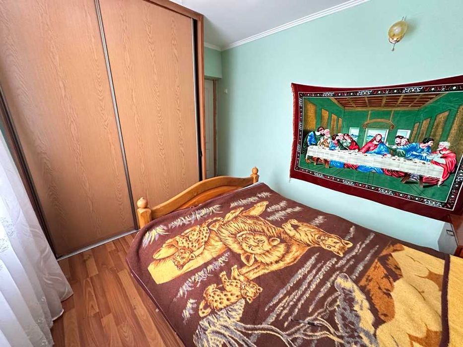 Продаж будинку біля лісу