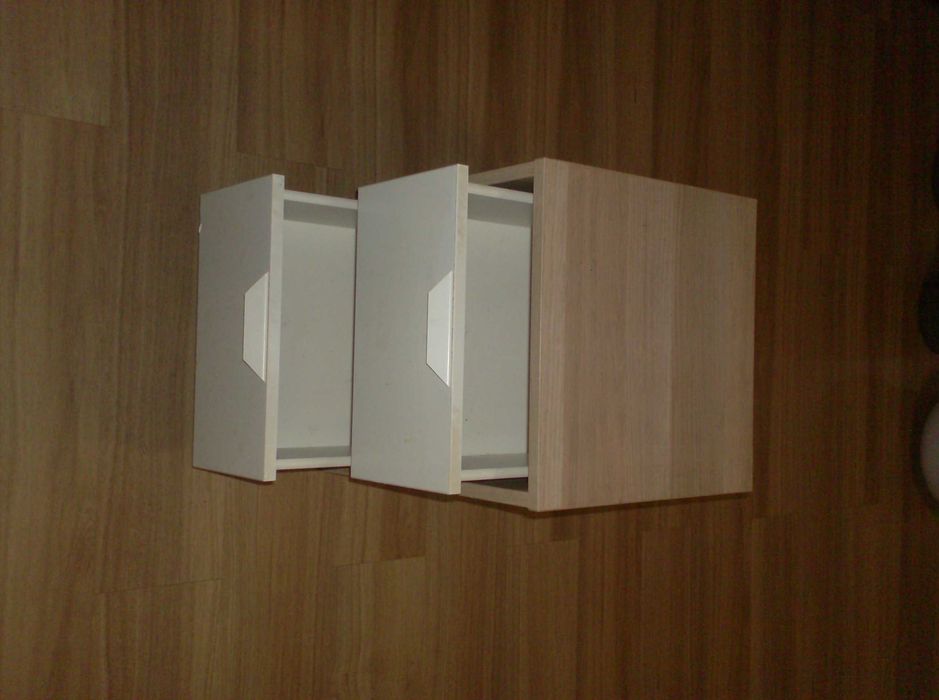 1 Mesa de cabeceira