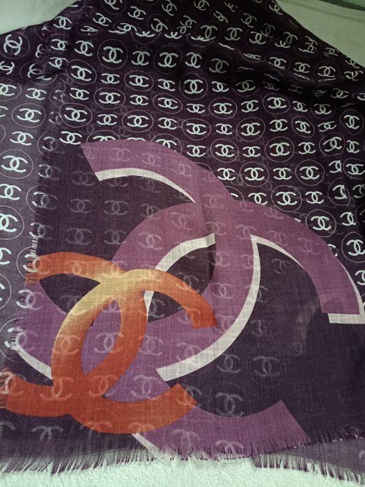 Szalik Chanel/ Logo wełna