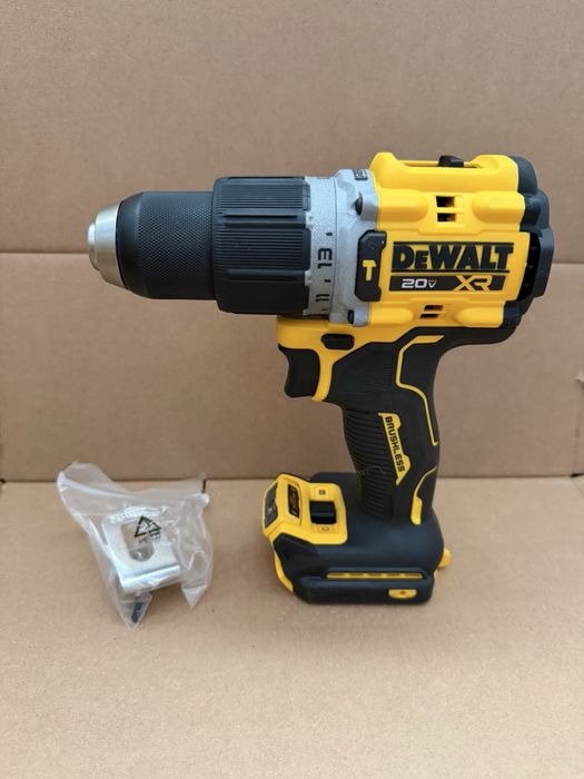 Безщітковий ударний шуруповерт DeWalt DCD806