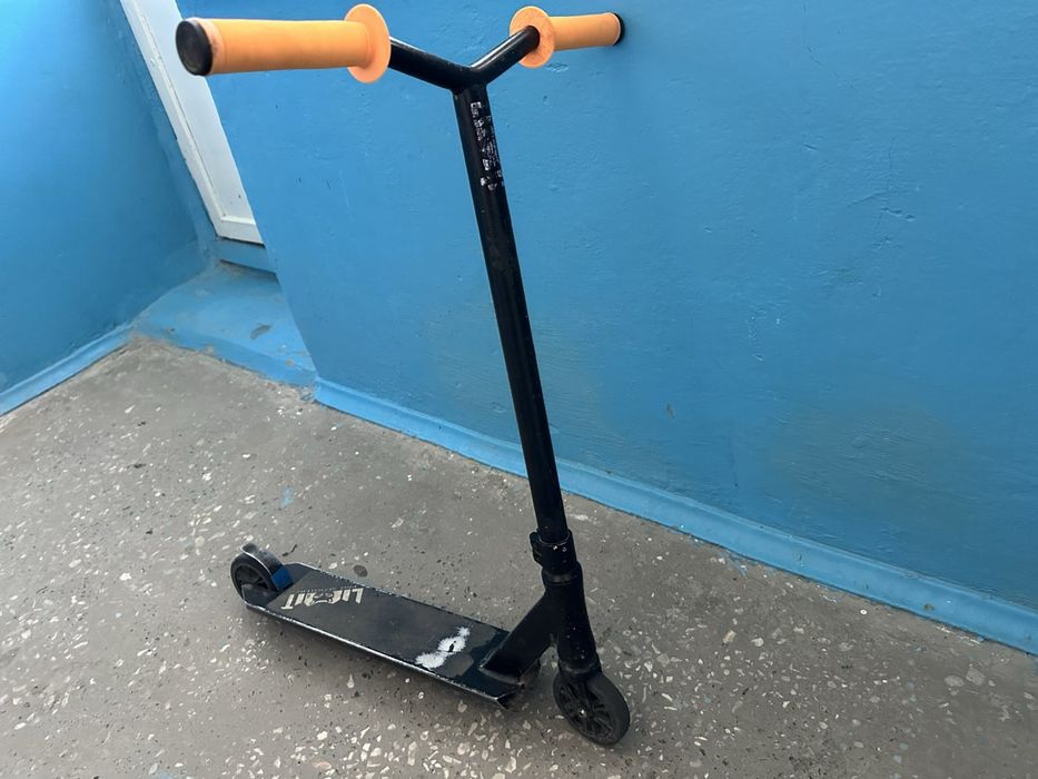 Самокат трюковий