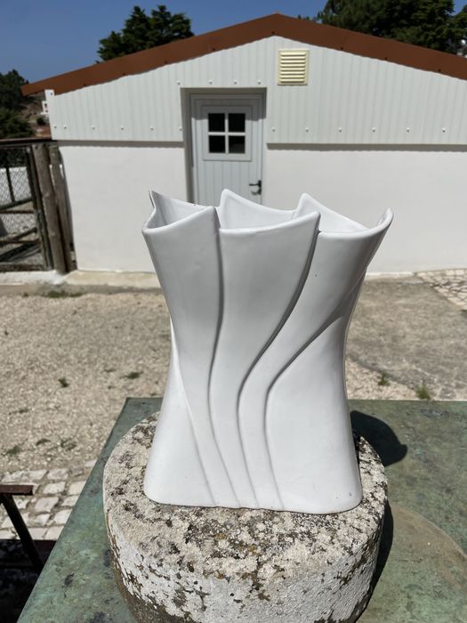 Vaso/floreira em branco
