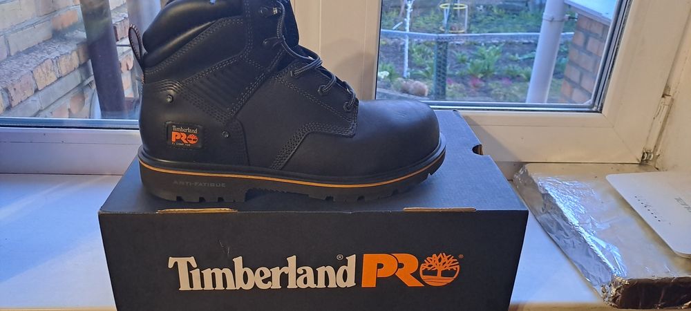 Робочі ботінки з металевим носком фірма Timberland