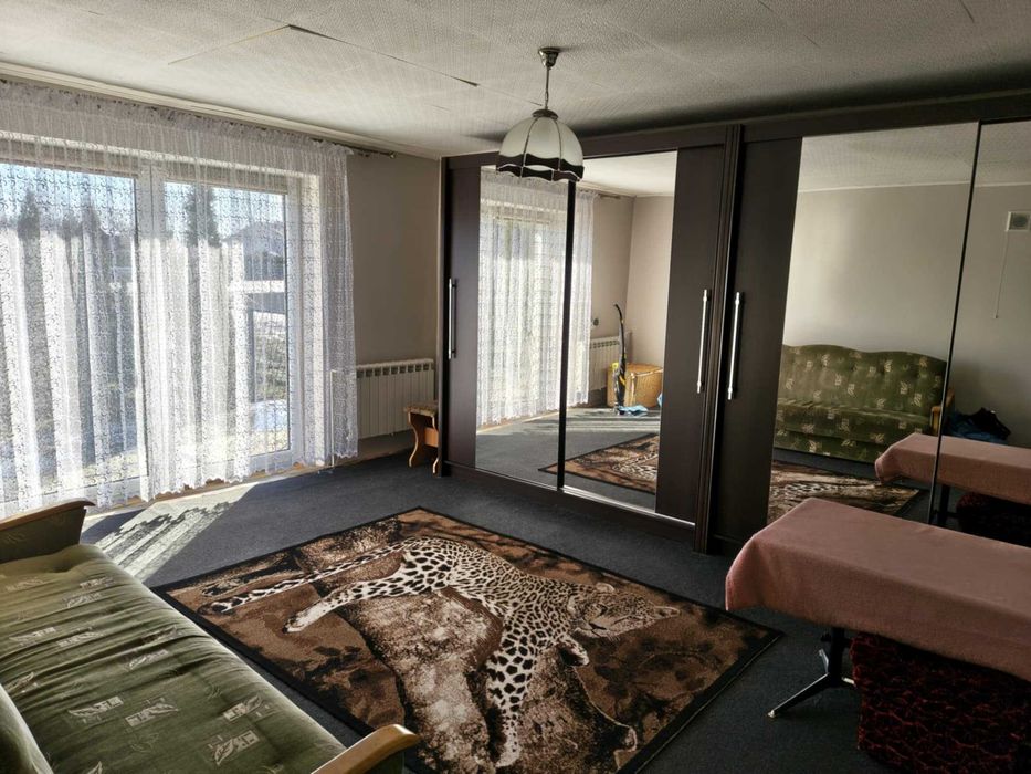 Wynajmę dom 200 m² dla pracowników – 2 wejścia, 2 kuchnie, 2 łazienki