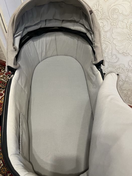 Продам коляску  Roan Bass Next  2 в 1 в отличном состоянии всё исправно.
