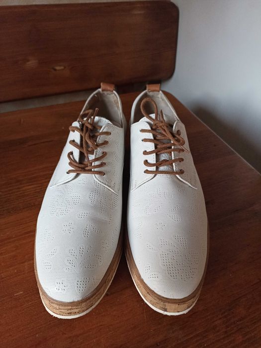 Жіночі білі весільні туфлі на шнурівці JHAY шкіра Іспанія 39,5 р 26 см