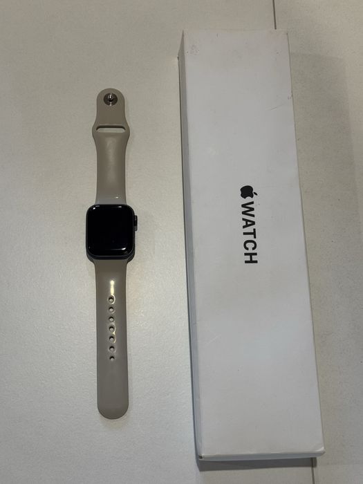 Продам часы Apple watch SE 40 mm