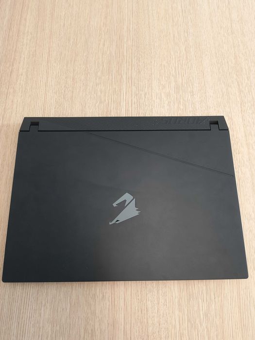 Laptop gamingowy 17 cali RTX 4070 AORUS 17