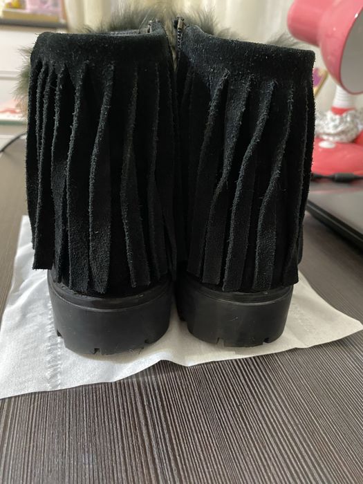 Продам чобітки для дівчинки