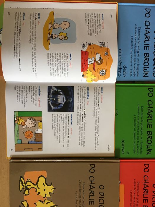 Colecao de Dicionários ilustrados charlie brown novos