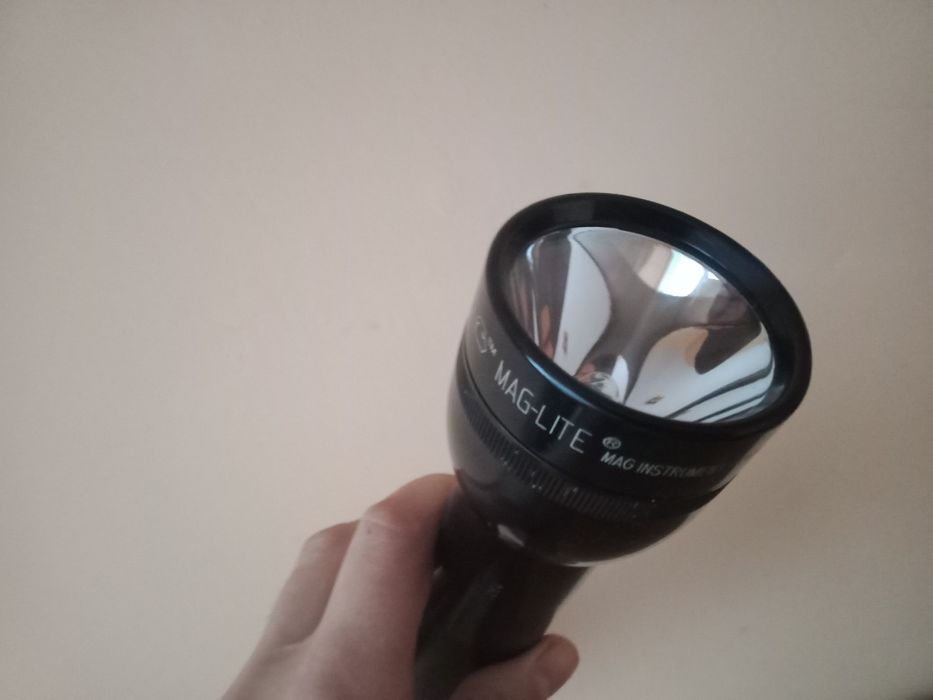 Sprzedam latarkę  używaną stan oceniam na bardzo dobry