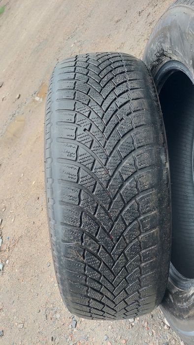 Продам гуму 215 60 17
