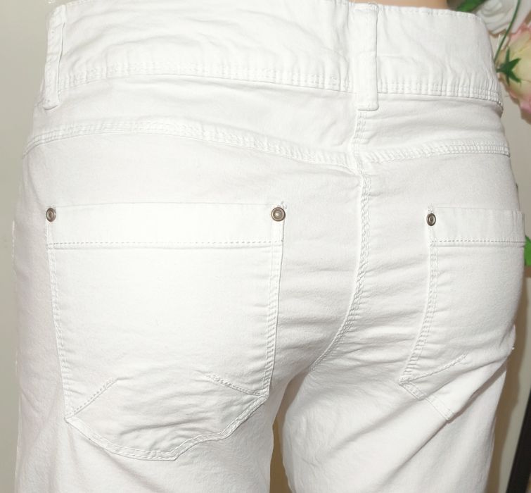 Białe bawełniane Rybaczki 3/4 długości Promod 38 (M)