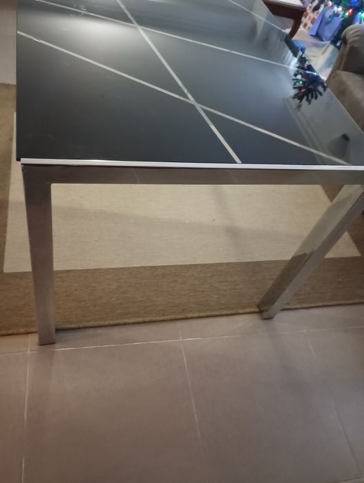 Mesa retangular, tampo vidro preto