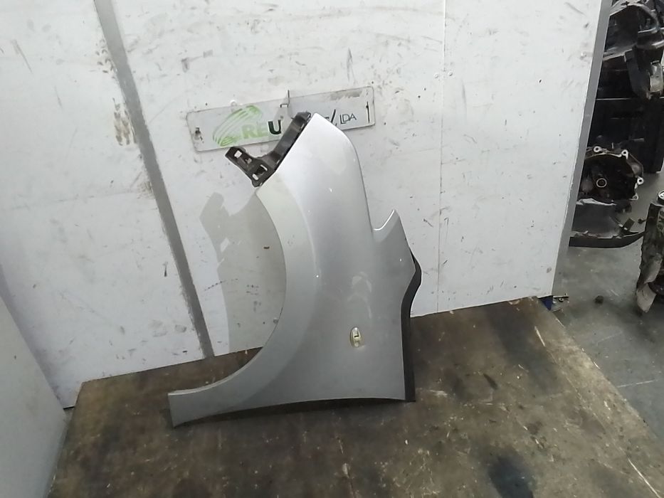 Guarda-lamas esquerdo CITROËN C3 Picasso (SH_)