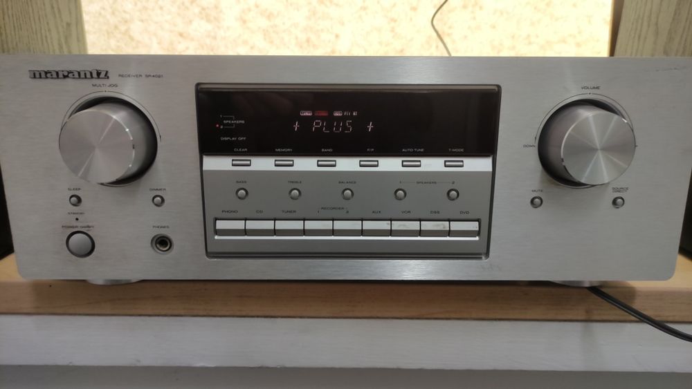 Amplituner Marantz