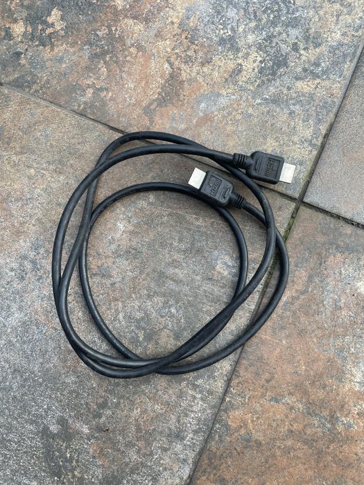 Cabos HDMI não usados