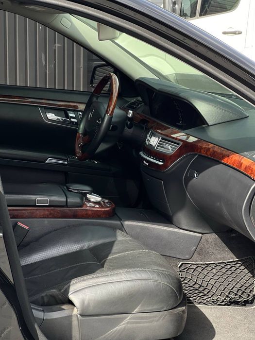 Продам авто Mercedes-Benz S 550
