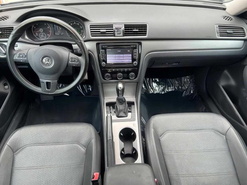 Volkswagen Passat      2014