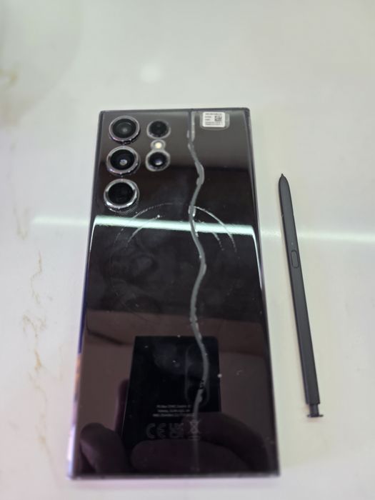 Samsung S23 Ultra 512GB.