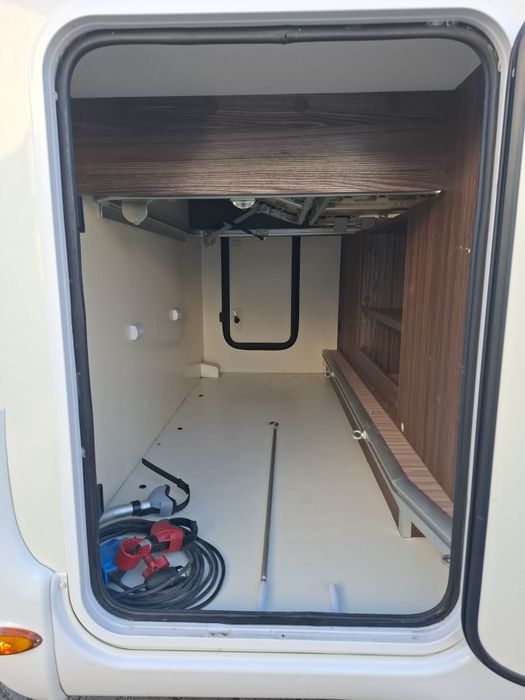 Autocaravana cama central+basculante 5 lugares