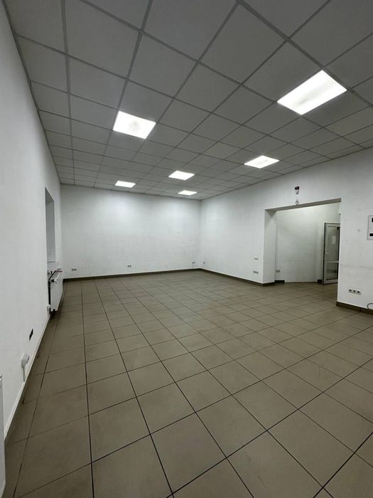 Оренда фасадного приміщення в центрі міста 58 м2