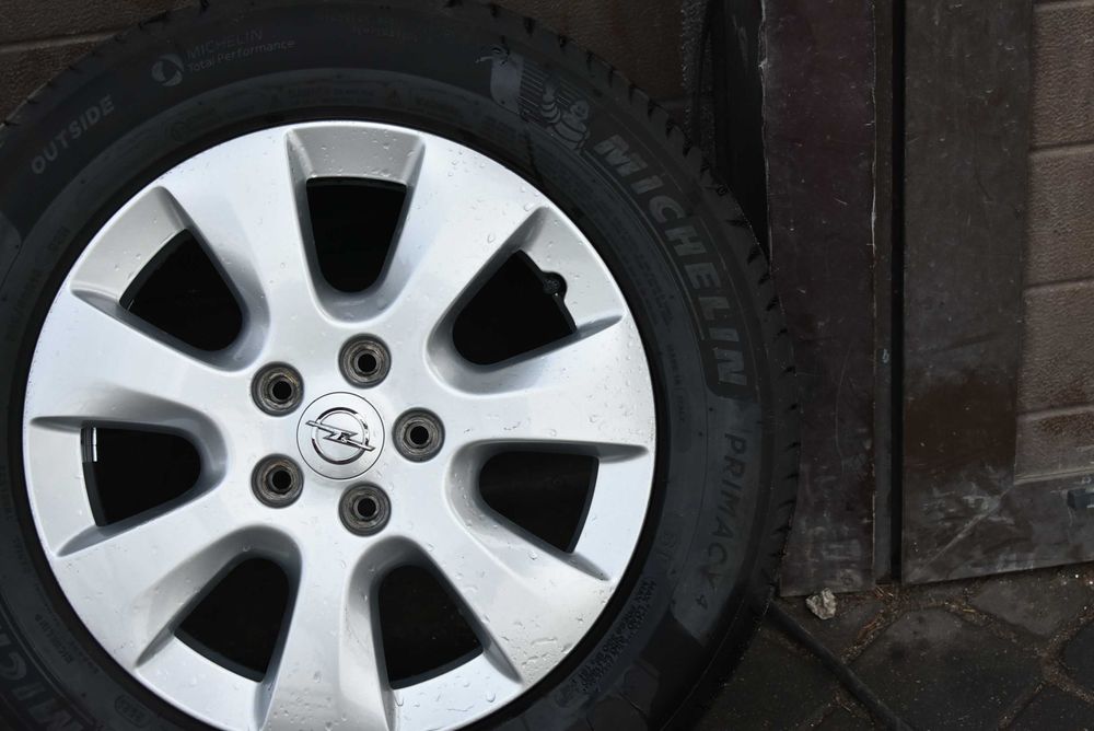 Opel Combo Koła Felgi alufelgi opony 6,5JX16 205/60/R16 YP0004  4780