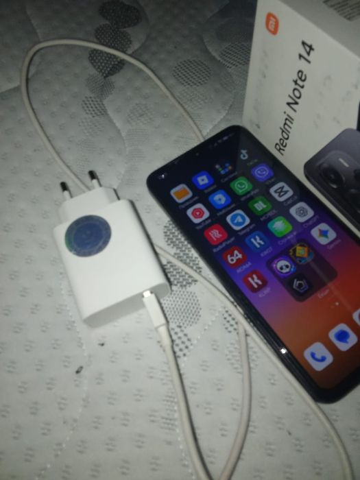 Продам смартфон redmi note 14  8/256