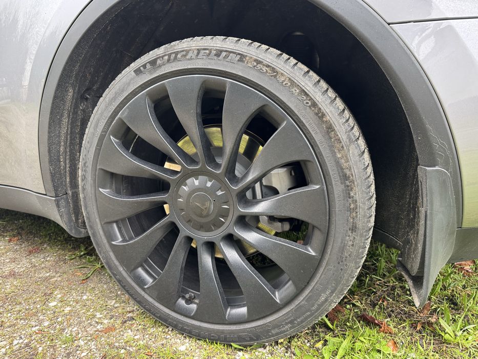 Jantes Tesla 20” e pneus michelin
