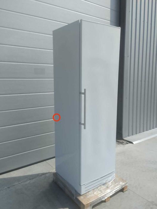 Шафа холодильна CC48DM-P600FD Snaige