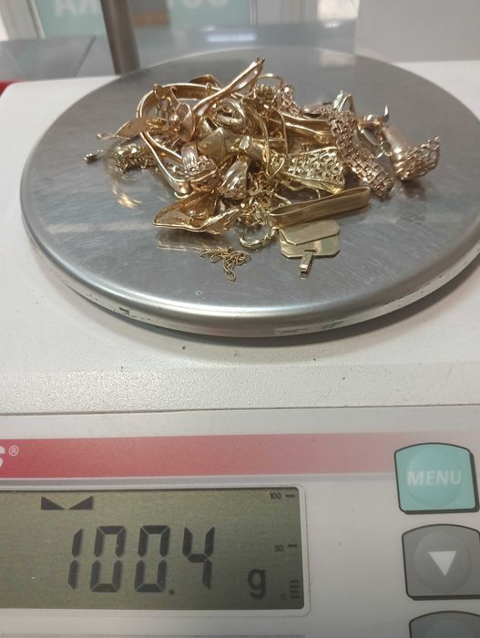 Złom złota próba 585 waga 100,4 g