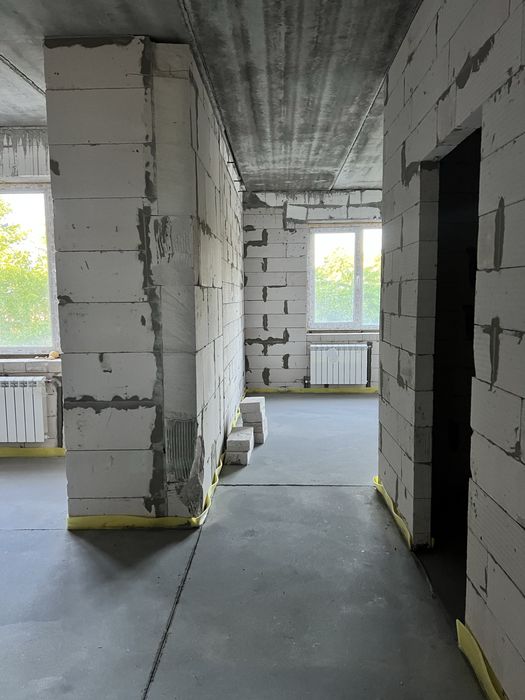 Сучасний будинок з готовим бізнесом у центрі міста.Без комісії.